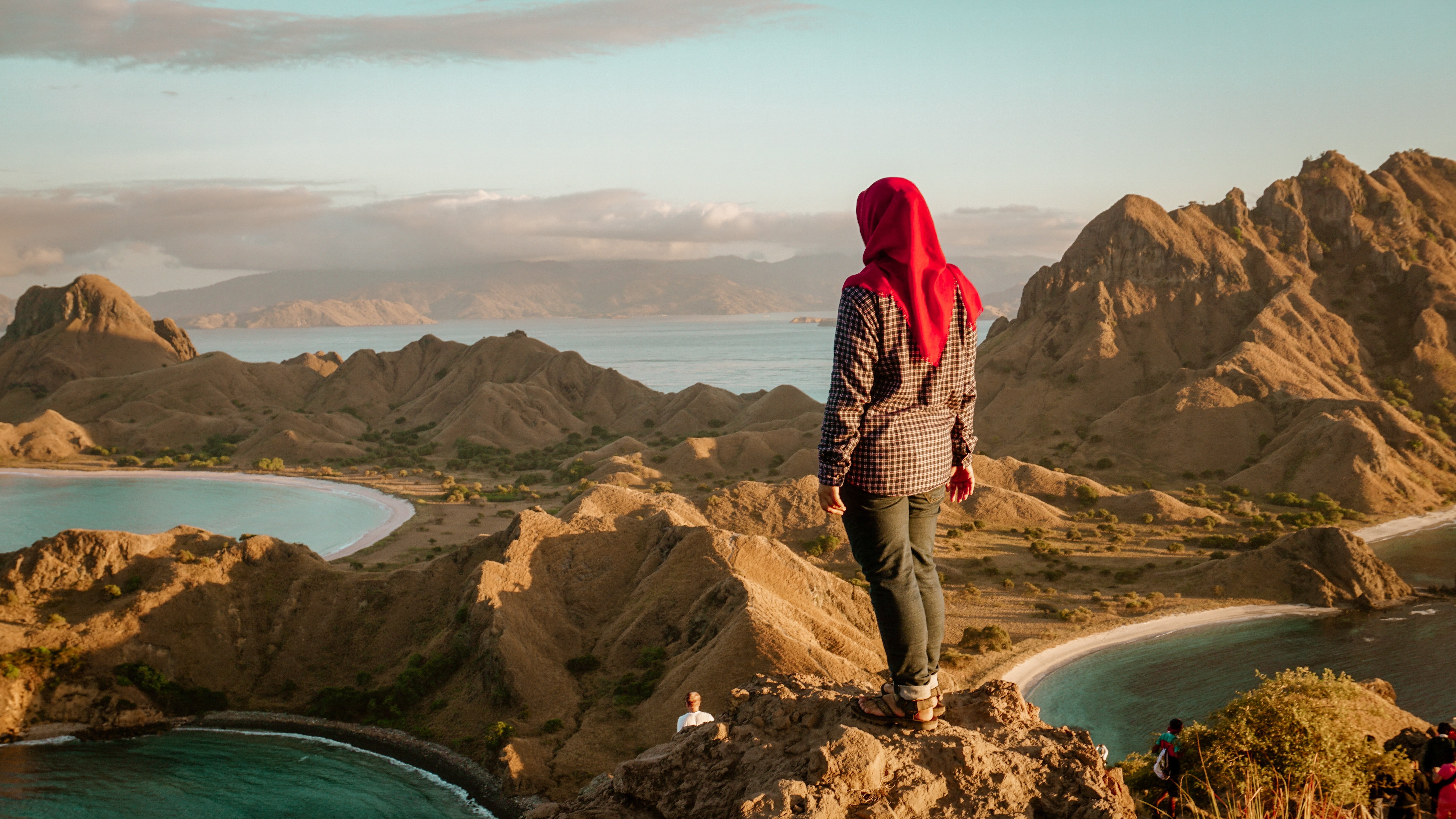 Added Challenges Faced by Muslim Women Travelers