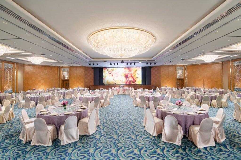 Regal Airport Hotel photograph 3