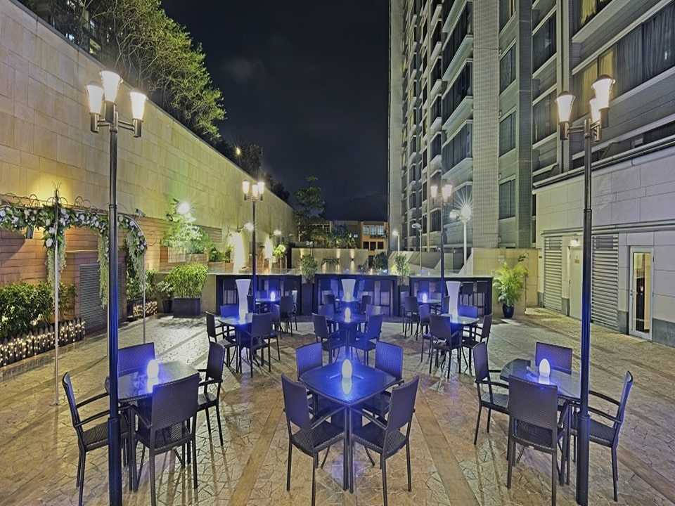 Harbour Plaza 8 Degrees photograph 5