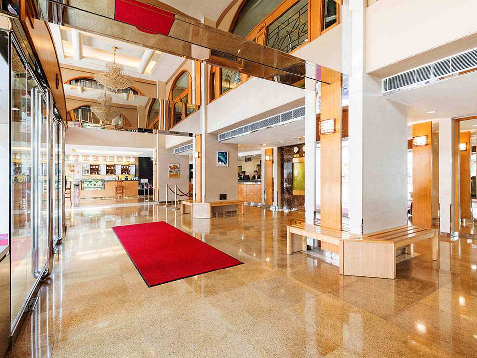Metropark Hotel Mongkok Hong Kong photograph 2