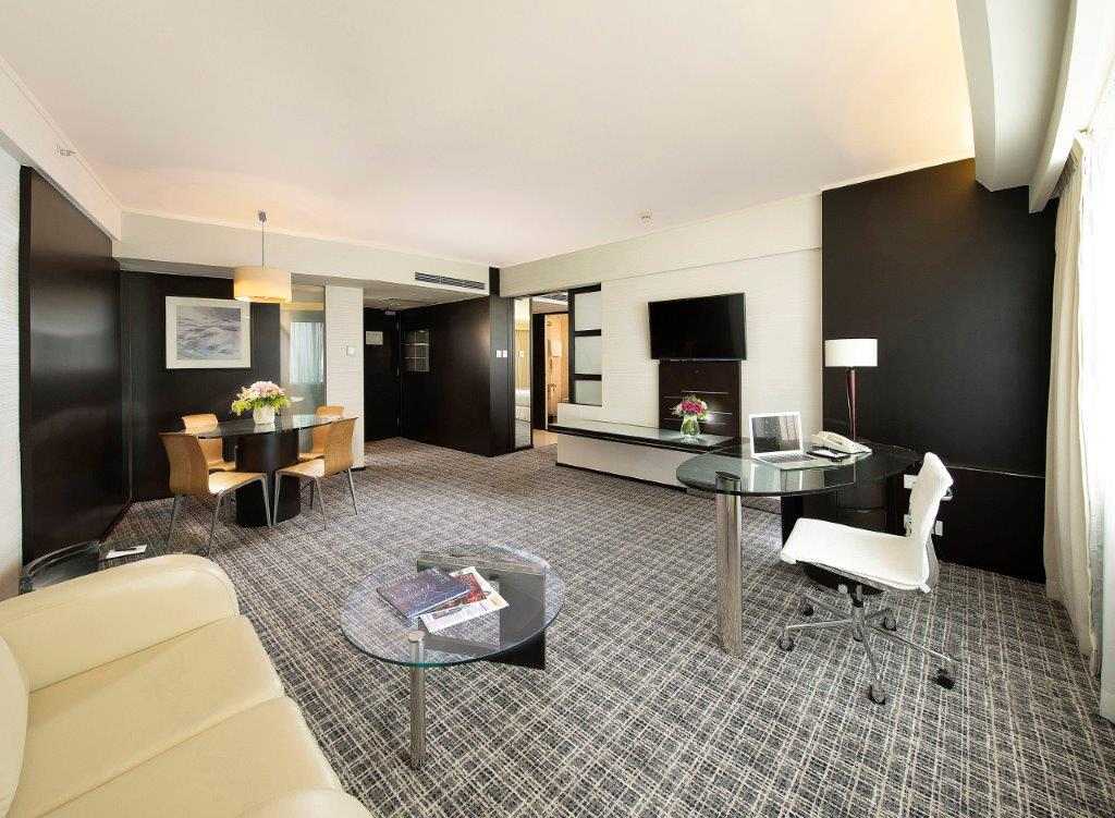 Regal Airport Hotel photograph 4
