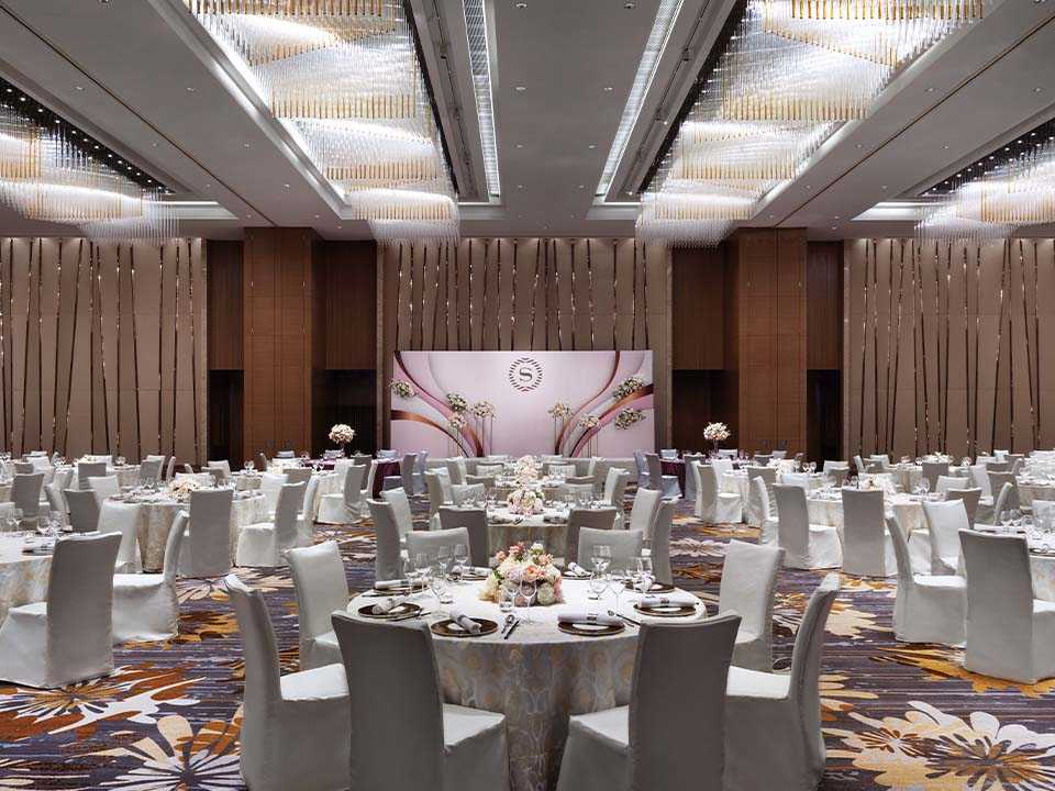 Sheraton Hong Kong Tung Chung Hotel photograph 3