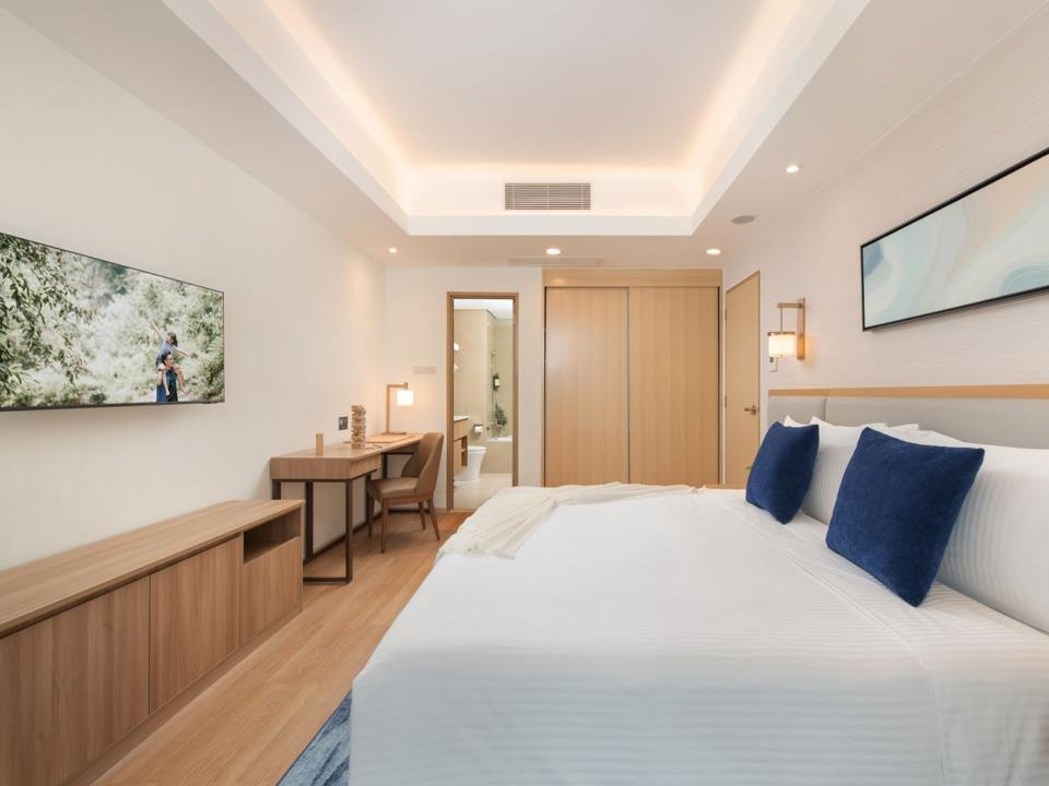 Somerset Valero Makati photograph 12