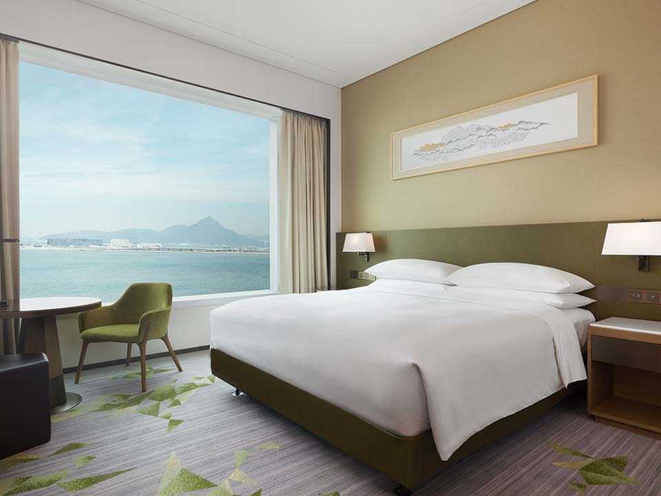 Sheraton Hong Kong Tung Chung Hotel photograph 6