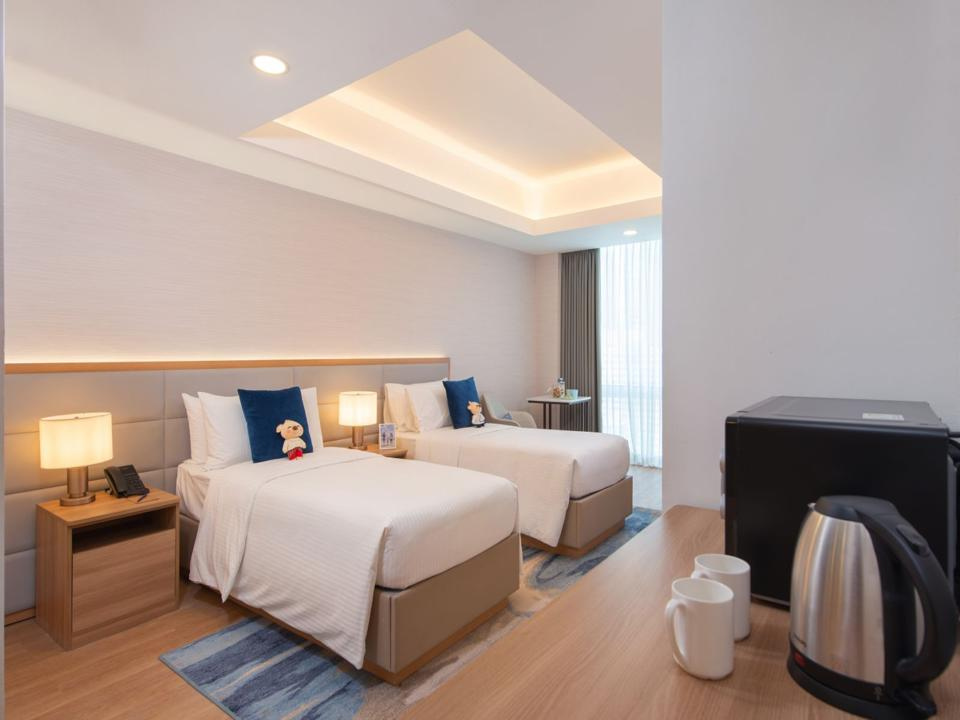 Somerset Valero Makati photograph 10