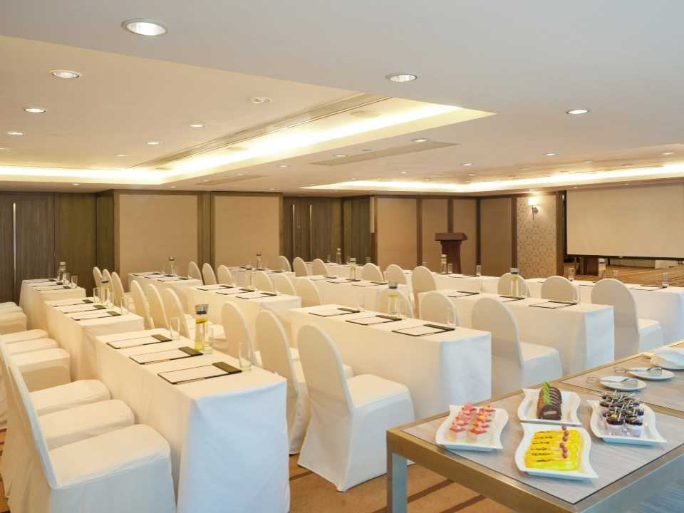 Royal Pacific Hotel photograph 9