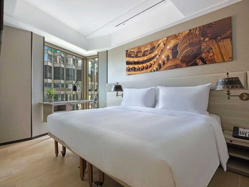 Hotel Alexandra photograph 2