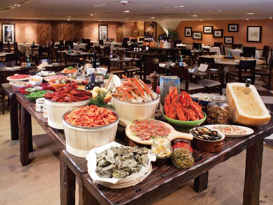 Holiday Inn Golden Mile Hong Kong  photograph 1