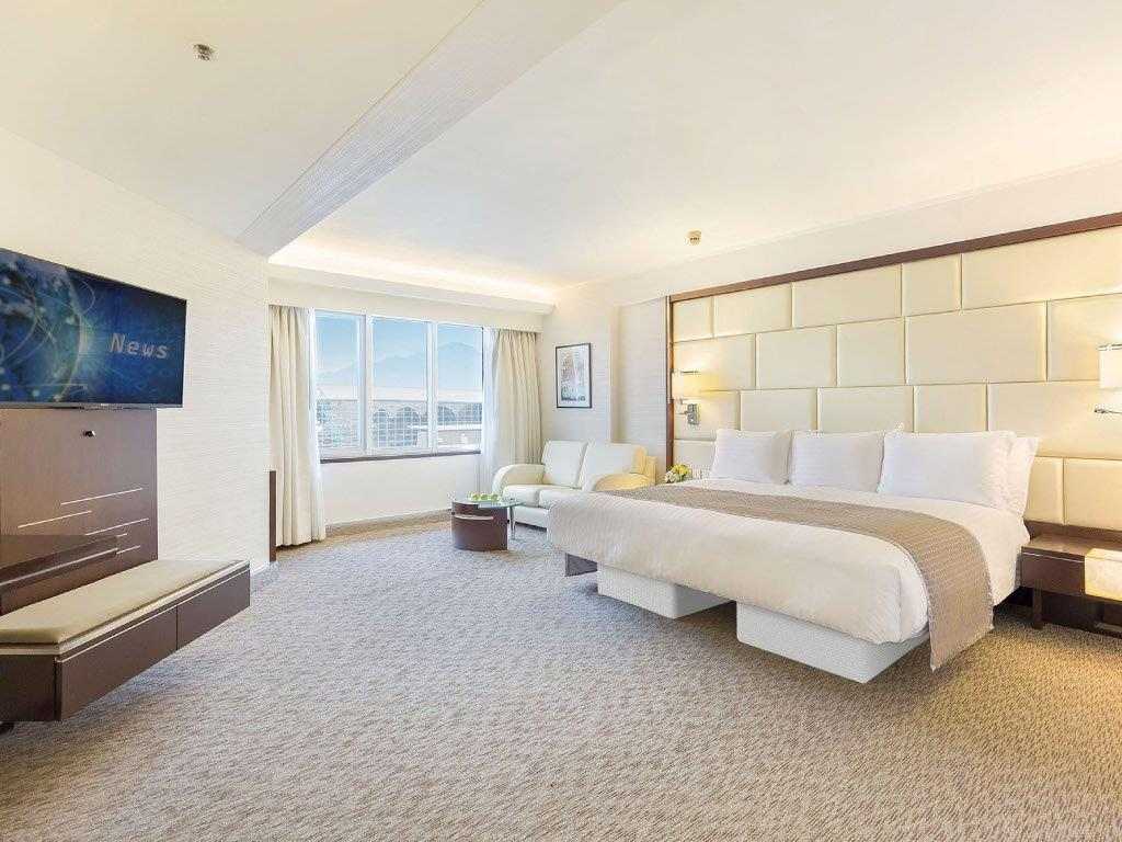 Regal Airport Hotel photograph 6