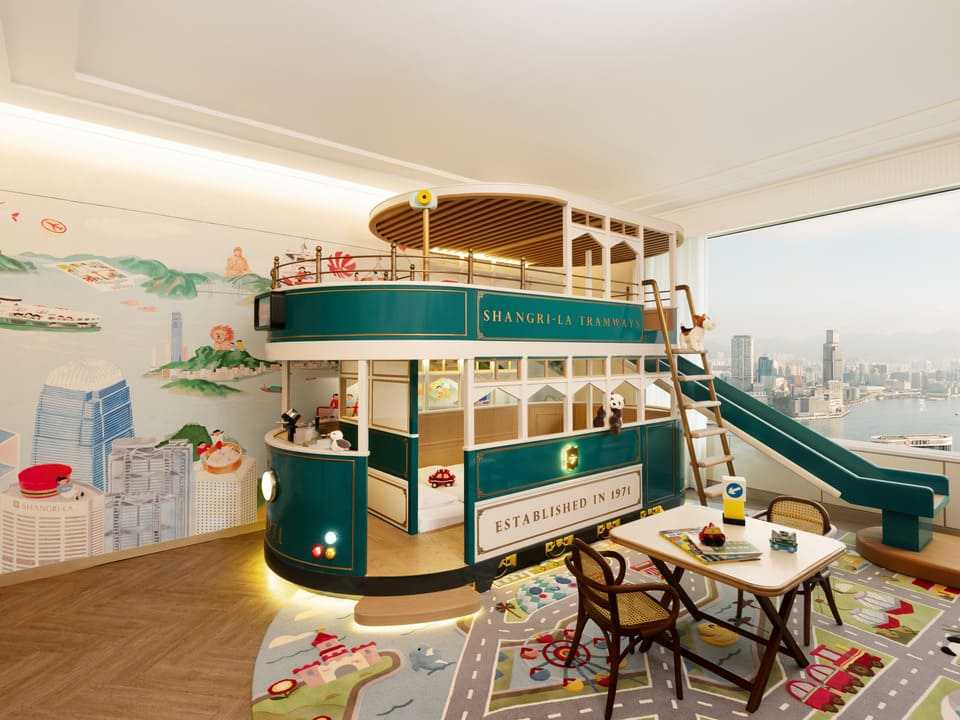Island Shangri-La, Hong Kong photograph 4