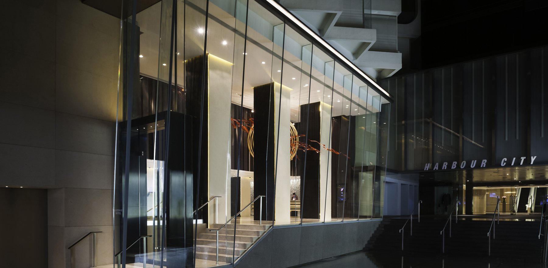 Gateway Hotel photograph 1