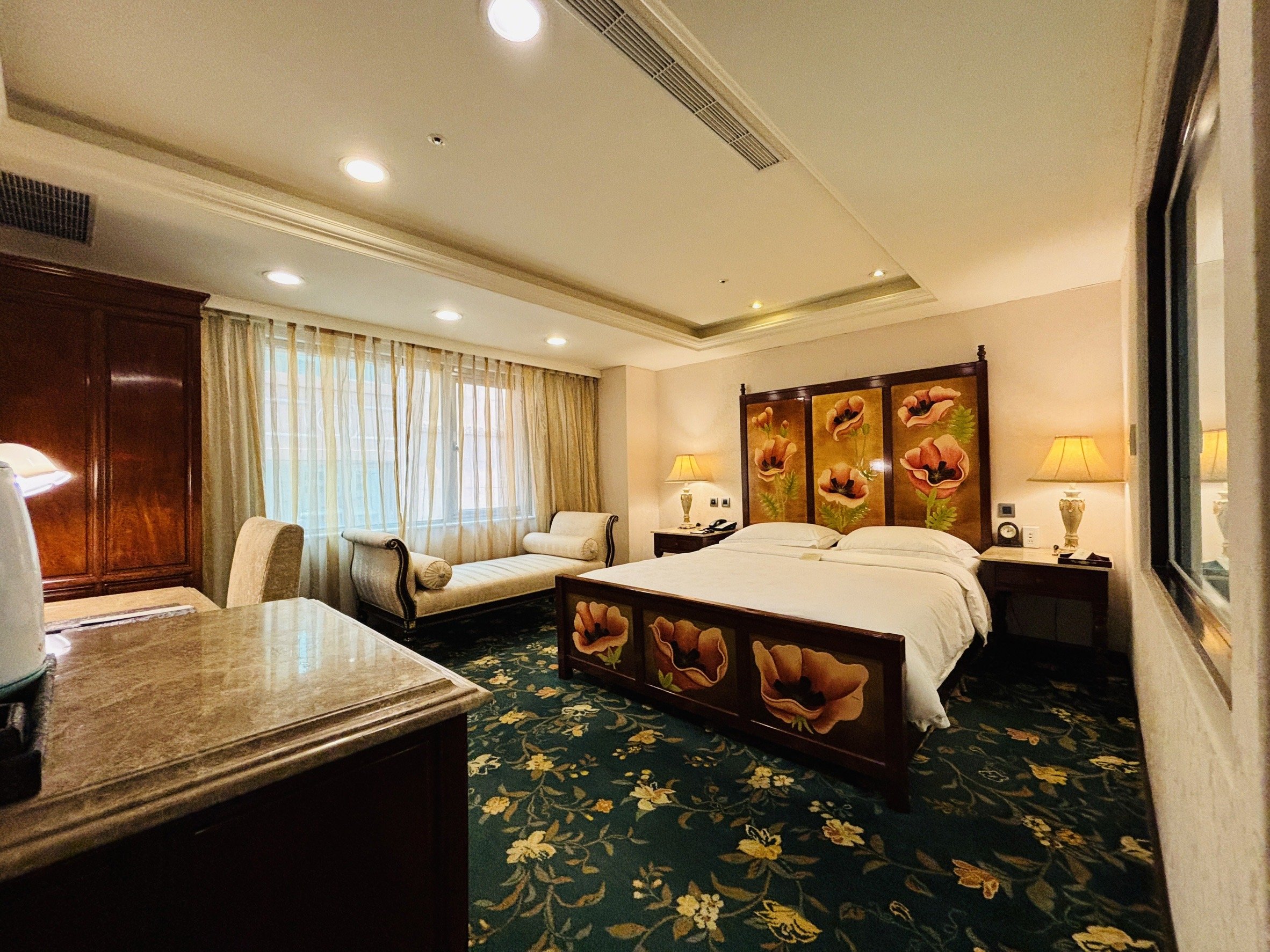 Royal Seasons Hotel-II photograph 5