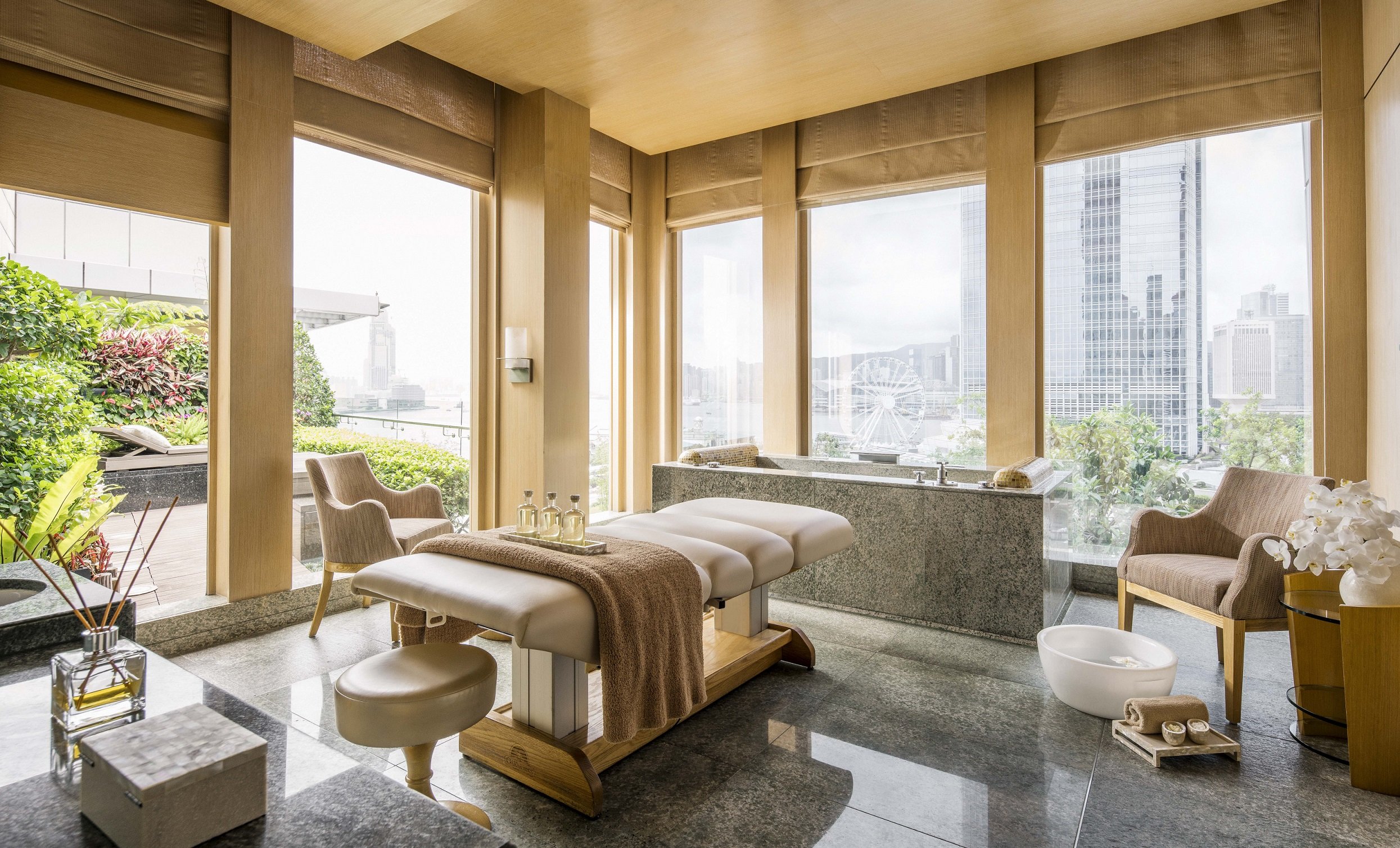 Four Seasons Hotel Hong Kong photograph 13