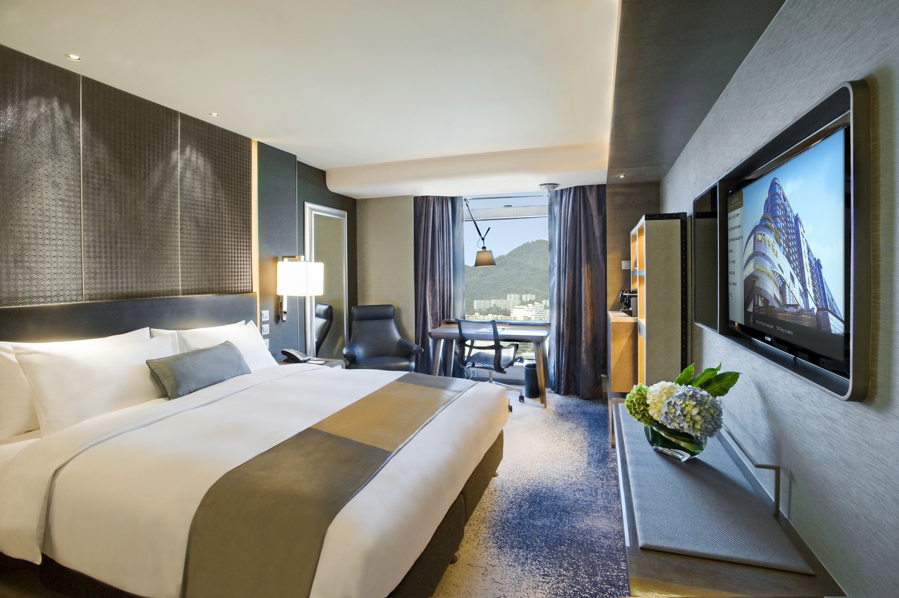 Royal Plaza Hotel photograph 3