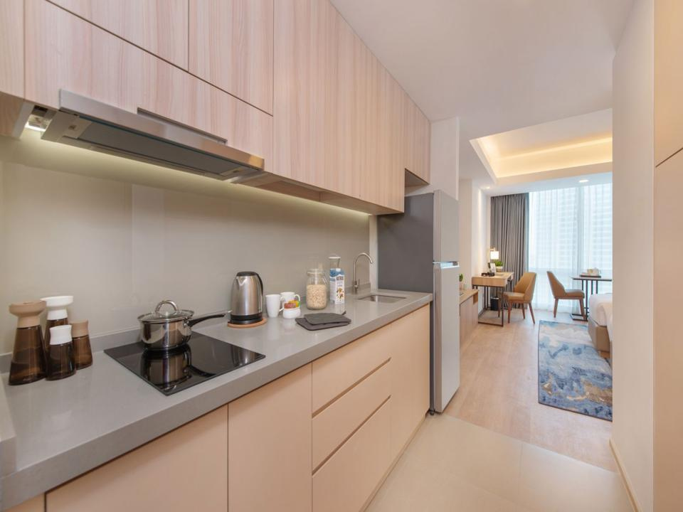 Somerset Valero Makati photograph 4