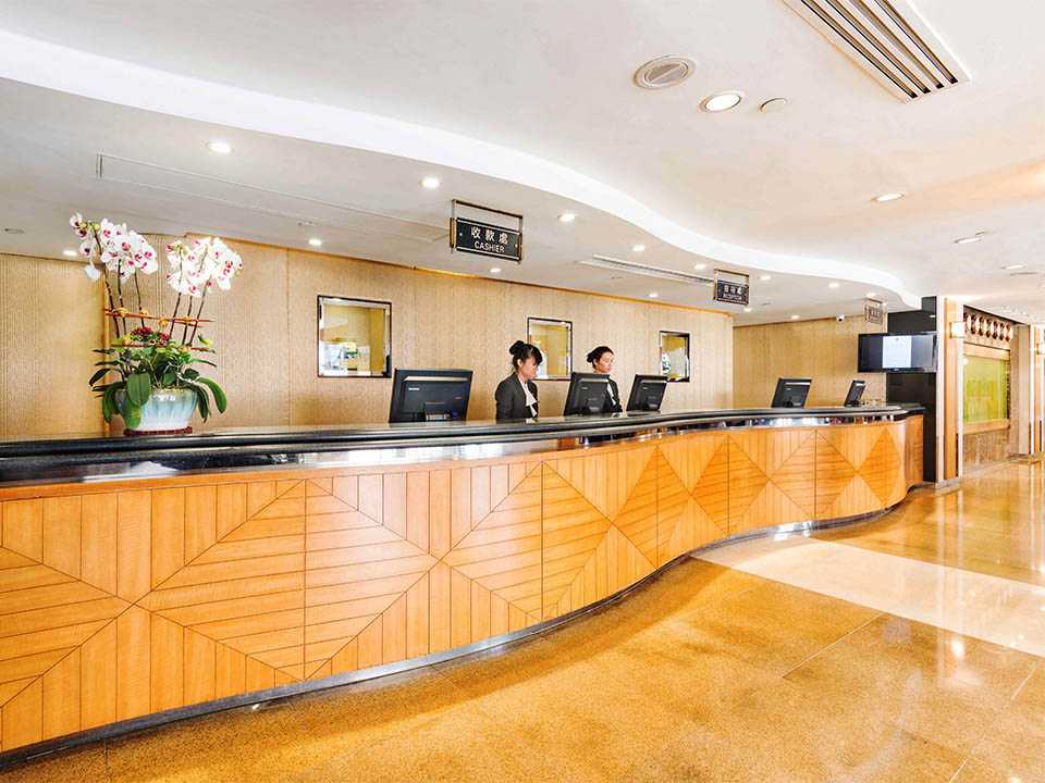 Metropark Hotel Mongkok Hong Kong photograph 3