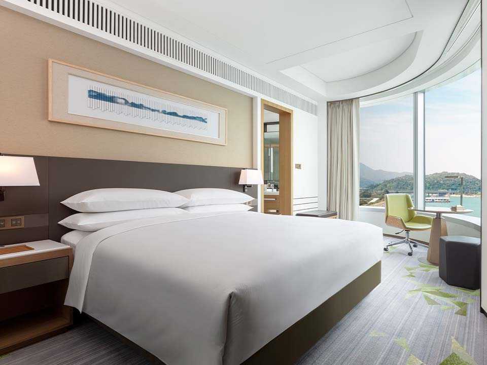 Sheraton Hong Kong Tung Chung Hotel photograph 5